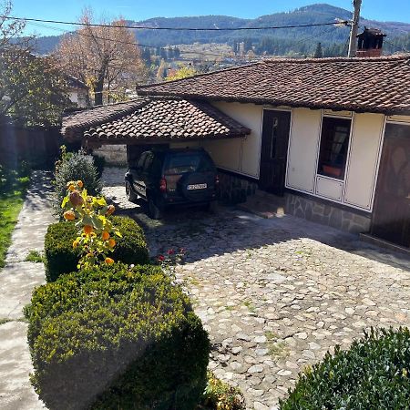 Guest House Lina Koprivshtitsa Luaran gambar